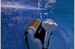 Maytronics Dolphin Dolphin Explorer Zwembadrobot 11 Maytronics Dolphin Dolphin Explorer Zwembadrobot -Zodiac Zwembaden Winkel maytronics dolphin dolphin explorer zwembadrobot 3